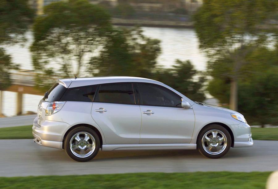  Toyota Corolla Matrix Concept (E130) 2001 года  (фото 2 из 34)